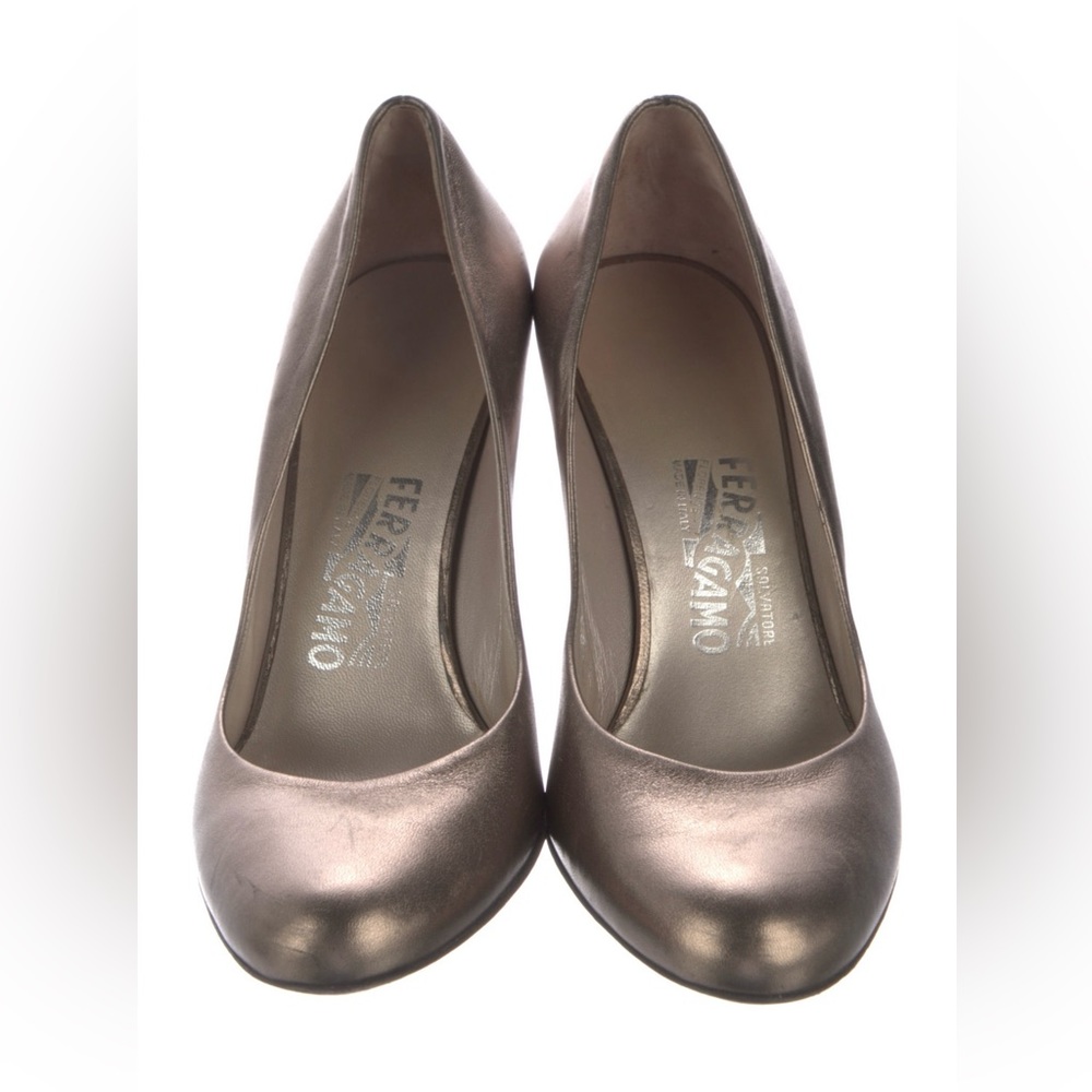 Salvatore Ferragamo leather pumps